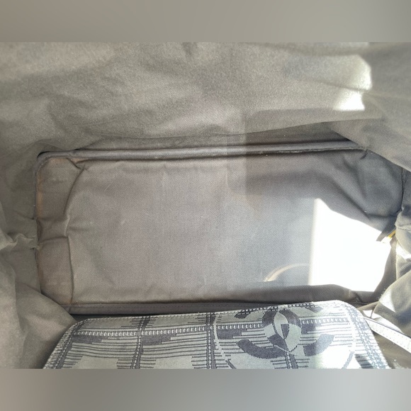 💕Chanel New Travel Line Tote - Picture 12 of 15